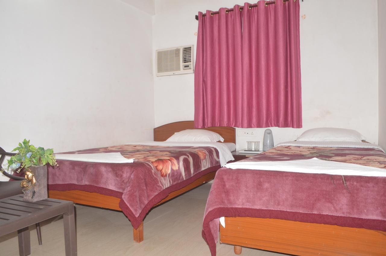 Hotel Vipassana Bodh Gaya Exteriör bild